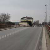 Risaliamo su via Divisione Acqui e finiamo di percorrerla, sbucando sulla trafficata e al contempo �bucolica� via Gentile. Giriamo a destra e dopo una manciata di metri raggiungiamo il viadotto che avevamo osservato poco prima dal basso